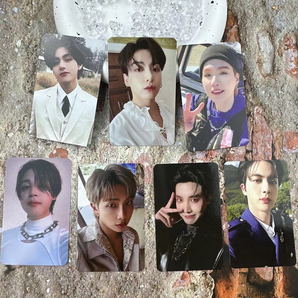Set 8 Tấm Ảnh Thẻ In Hình Các Thành Viên Nhóm Nhạc Kpop BTS