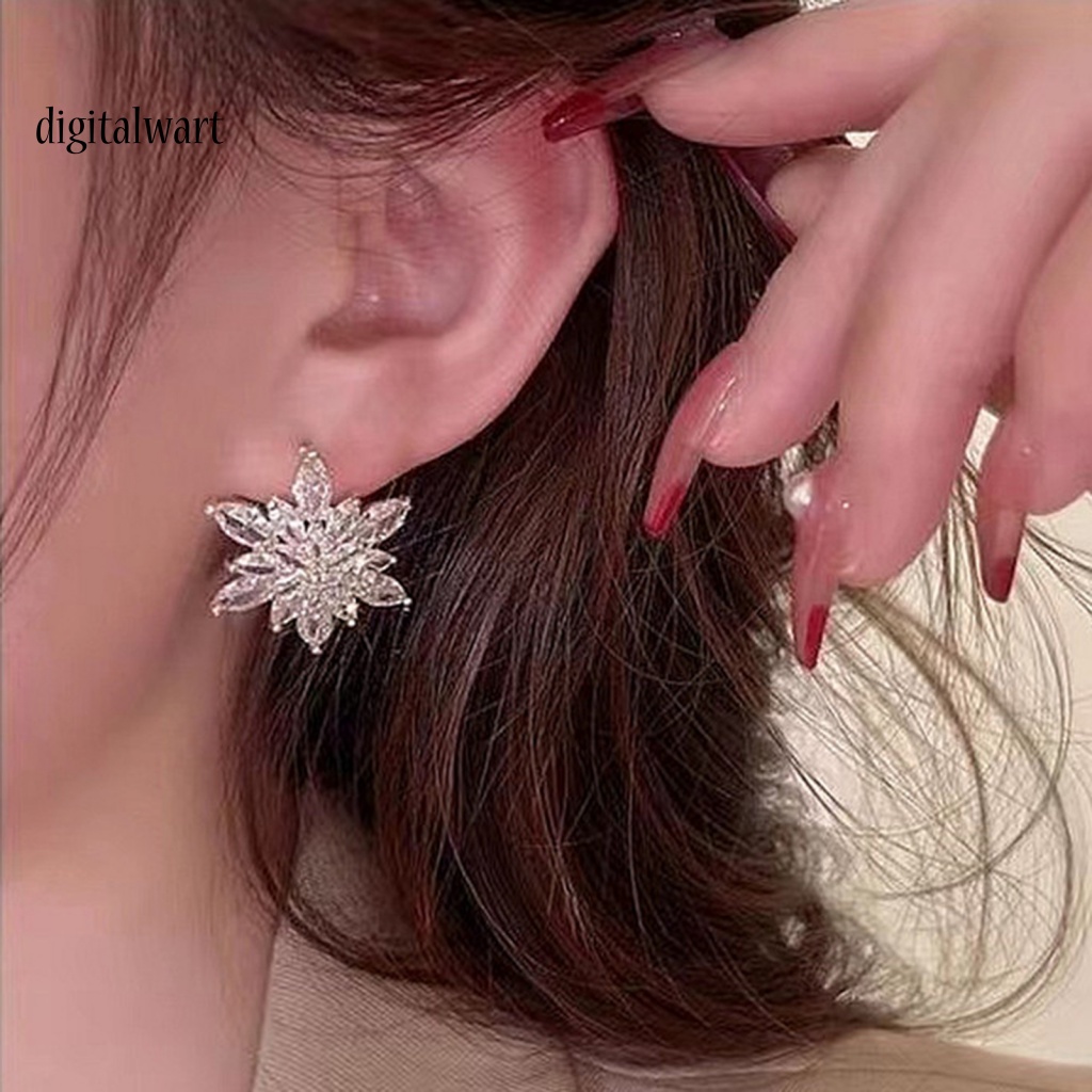 Kỹ Thuật Số| 1 Đôi Bông Tai Hình Hoa Tuyết Đính Đá Zircon Lấp Lánh Thanh Lịch Dành Cho Nữ