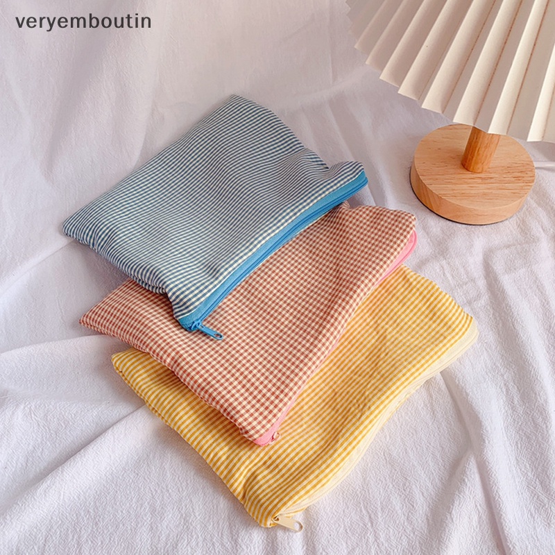 Ví Đựng Đồ Trang Điểm Đáng Yêu Cho Nữ Khi Đi Du Lịch