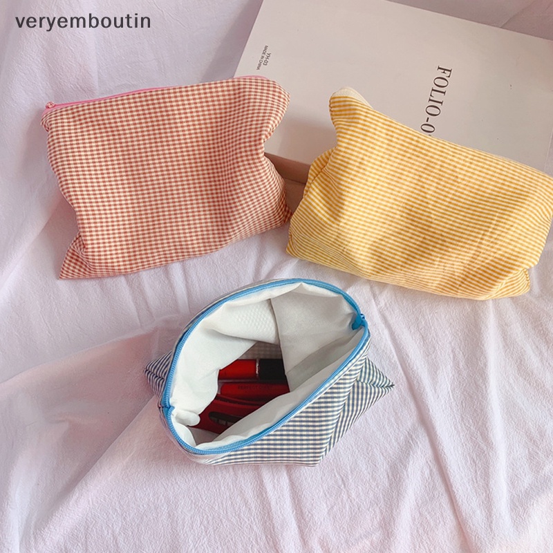 Ví Đựng Đồ Trang Điểm Đáng Yêu Cho Nữ Khi Đi Du Lịch