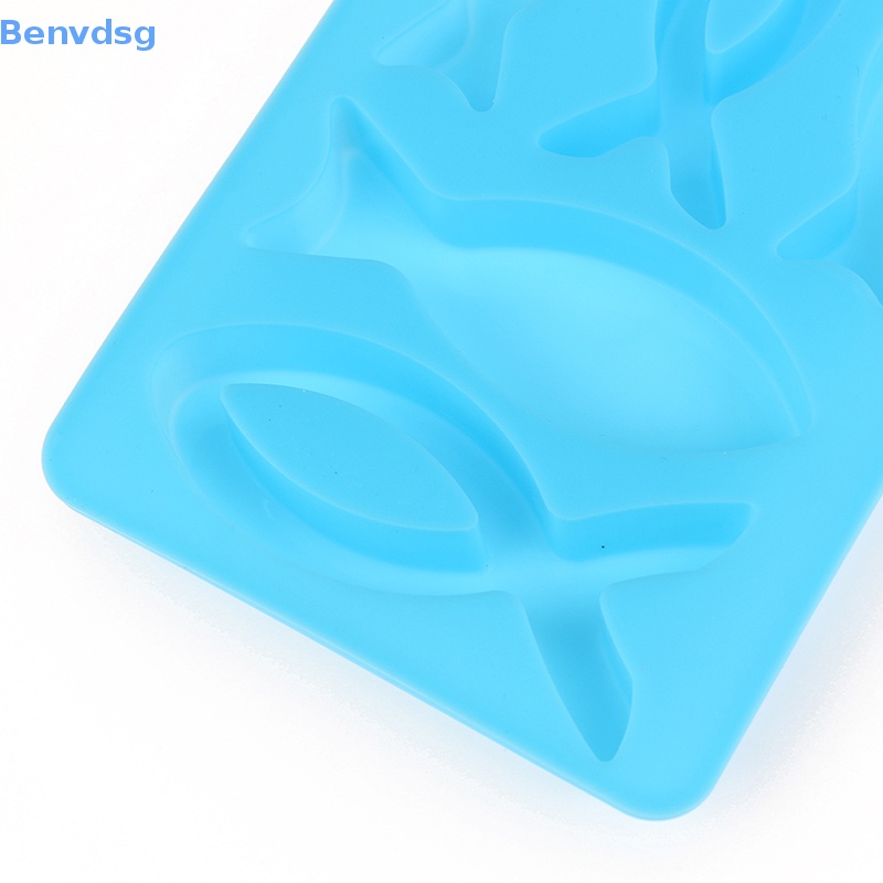 1 Khuôn Làm Đá 8 Ngăn Hình Cá Không Cần Dùng Pin