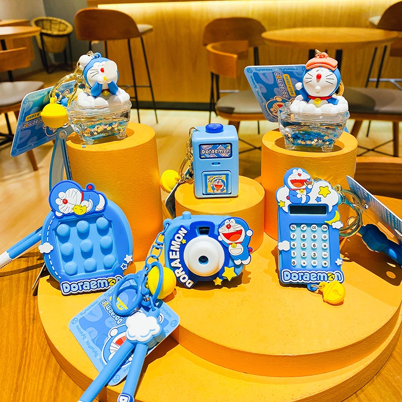 Móc Khóa Xe Hơi Hình Doraemon Xinh Xắn