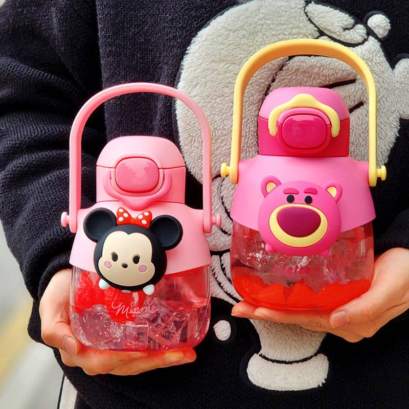 Bình Nước Bằng Nhựa Cỡ Lớn Có Ống Hút In Hoạt Hình Gấu / Minnie / Buzz lightyear Dễ Thương