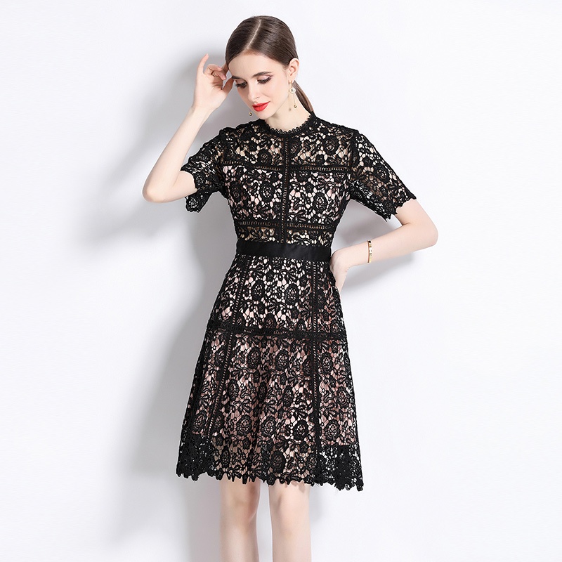 20236 váy ren thêu mới