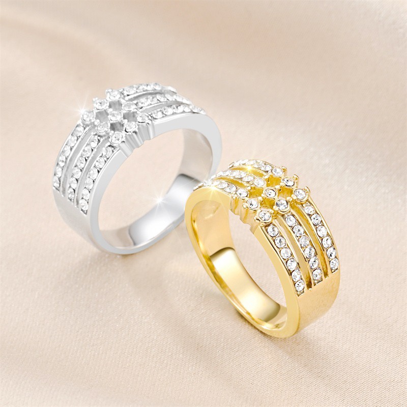 Nhẫn Thép Titan 8mm Ba Hàng Đính Đá zircon Thời Trang Mới Cho Nữ