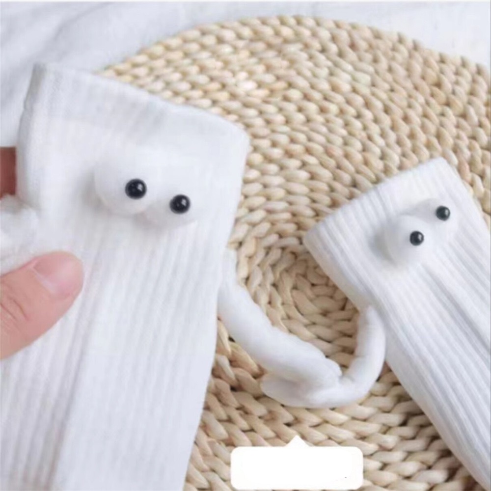Vớ Cotton Nam Châm Hình Đôi Mắt To Màu Trắng Đen Cho Cặp Đôi