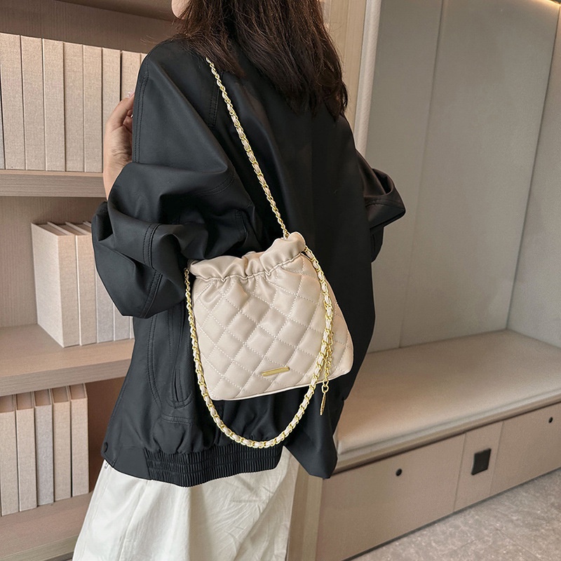 Túi Xách bucket Dây Xích Họa Tiết Kim Cương Cao Cấp Thời Trang niche