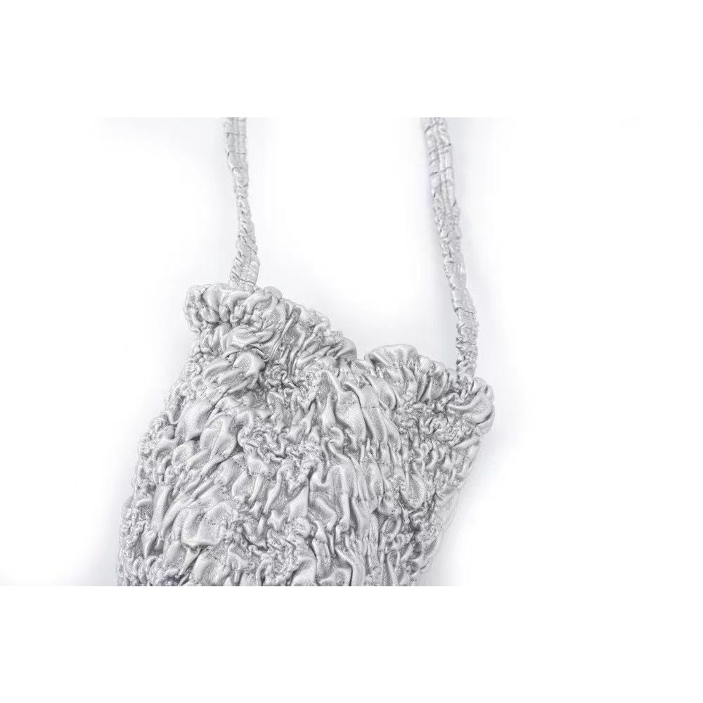 On Uk onuk Túi Đeo Chéo Vai Kết Cấu Xếp Ly Màu Bạc Cosmos Cao Cấp Dành Cho Bạn Nữ