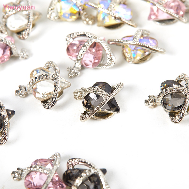 Bộ 5 Phụ Kiện Trang Trí Móng Tay Hình Trái Tim Đính Đá Xinh Xắn