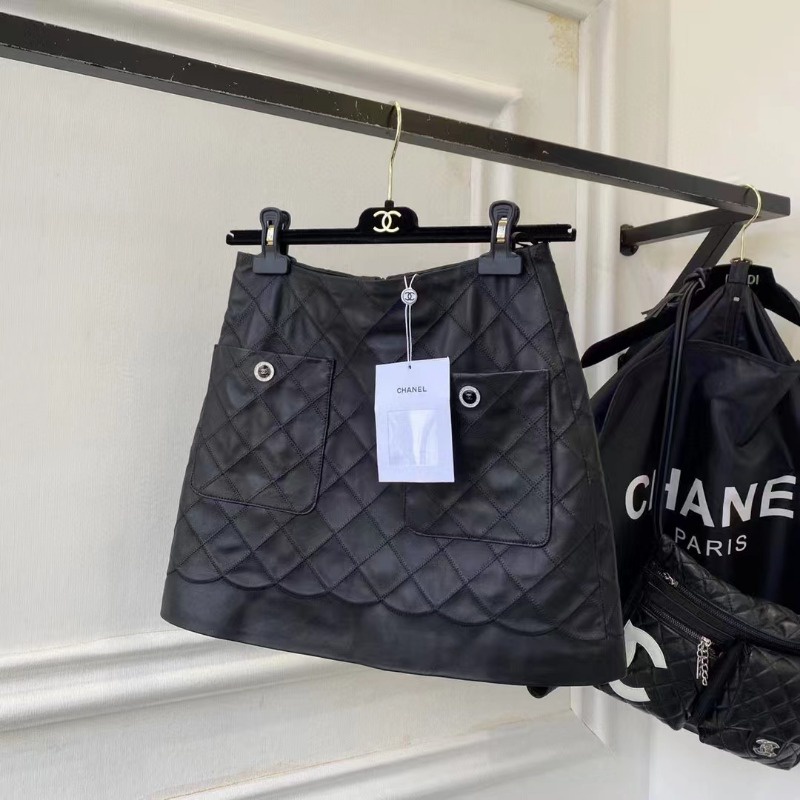 Chân Váy Da Cừu Sọc Ca Rô Đính Đá Thời Trang Mùa Thu Mới 2023