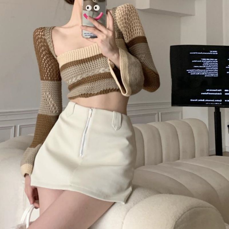 IELGY  Áo sweater Dệt Kim Tay Loe Ngắn Cổ Vuông Họa Tiết Kẻ Sọc Cho Nữ