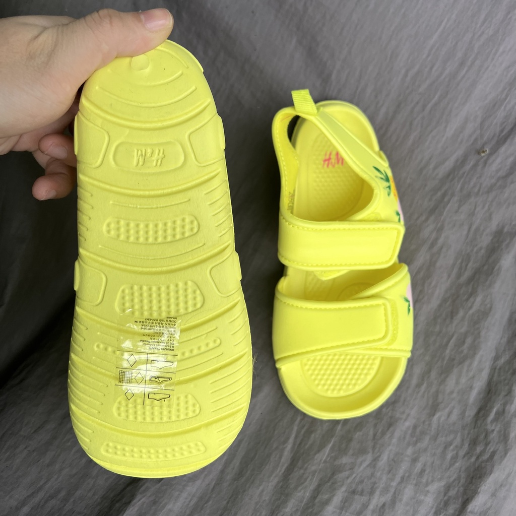 Sandal Bé Gái Xốp Siêu Nhẹ EVA Màu Vàng HM Size 28/29