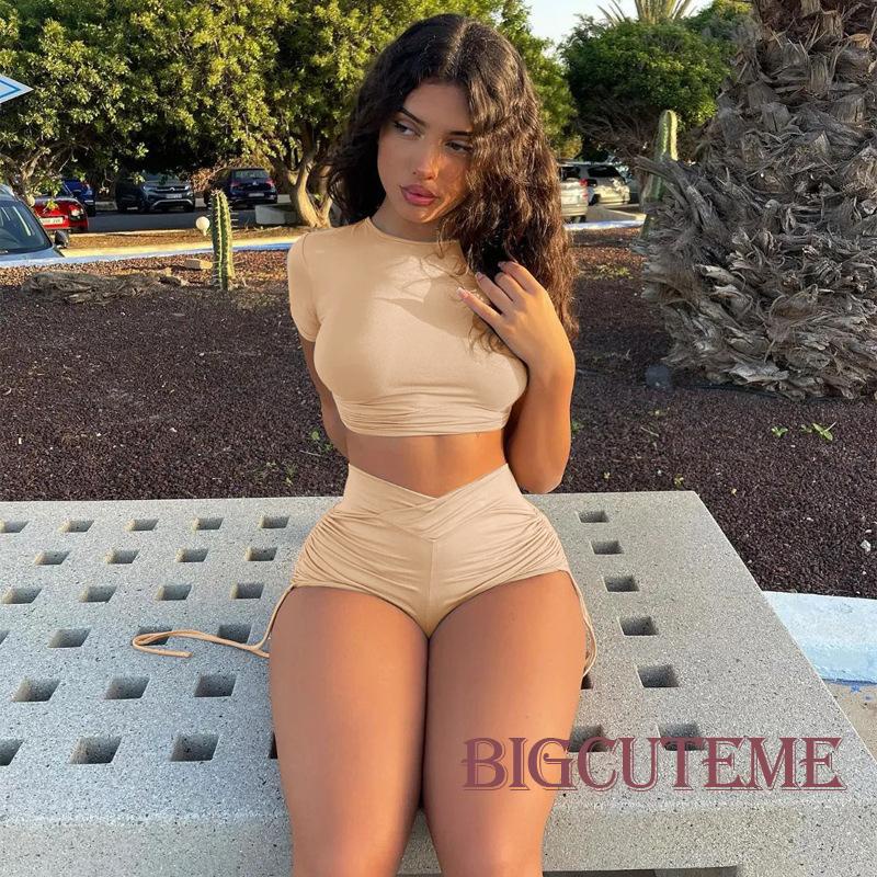 Set Đồ 2 Món Gồm Áo Crop Top Tay Cộc Hở Lưng + Quần Ngắn Dây Rút Bên Hông Cho Nữ