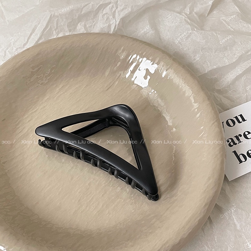 Kẹp Tóc Hình Cá Mập Bằng Kim Loại Thiết Kế Đơn Giản Cho Nữ