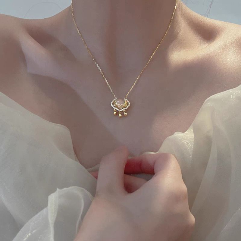 Vòng cổ Mặt Hình Đám Mây Thiết Kế Sang Trọng Cổ Điển