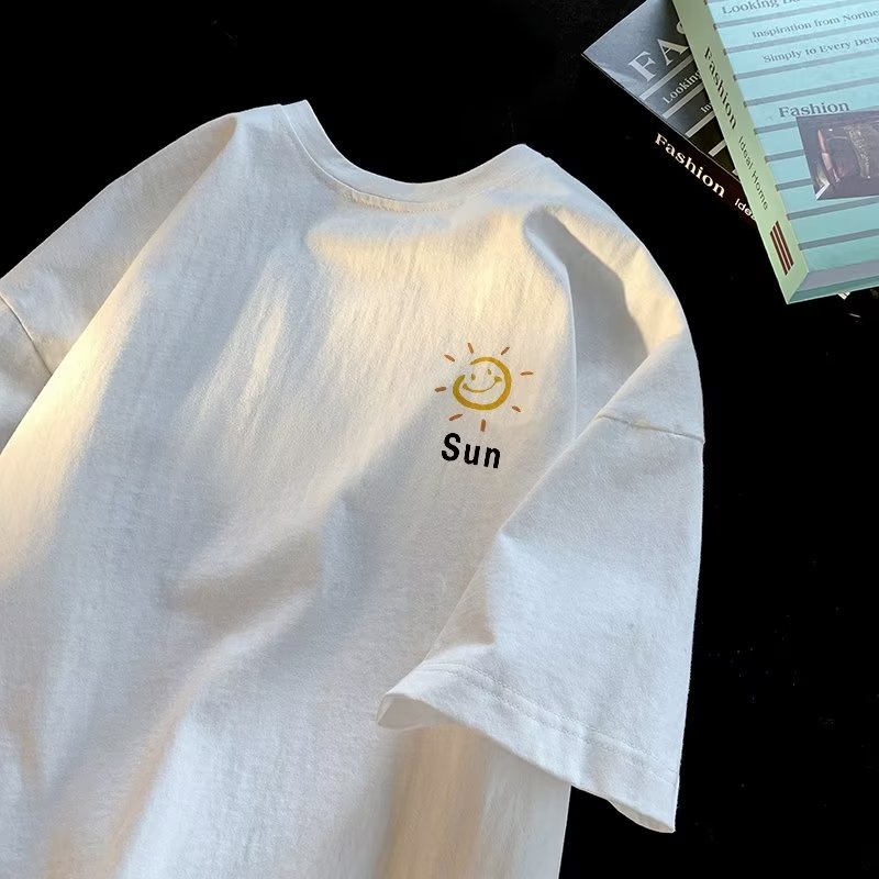 M-8XL Áo Thun Unisex In Hình Mặt Trời Phong Cách Hồng Kông Thời Trang Mùa Hè - shineess_clothes - Áo Phông Form Rộng Chất Cotton Thoáng Mát Mặc Đi Chơi, Đi Tập Thể Thao