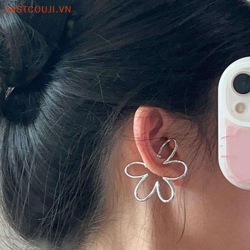 Khuyên Kẹp Vành Tai Không Xỏ Lỗ Hình Hoa Màu Bạc Thời Trang Cho Nữ