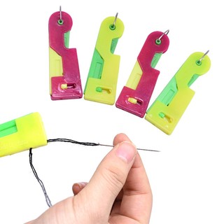 1 dụng cụ xỏ kim chỉ tự động mới