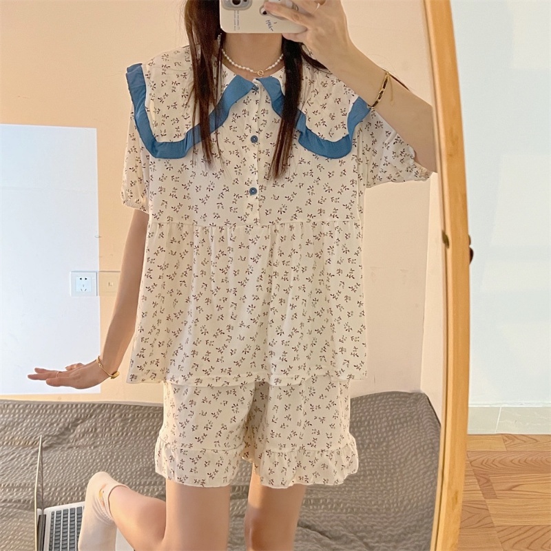 Bộ Đồ Ngủ Tay Ngắn Cổ Khóa Cài Hình Hoa Tulip Màu Sắc Retro Cao Cấp Dành Cho Nữ