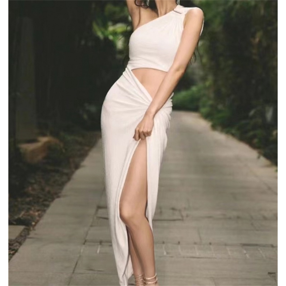 Đầm Lệch Vai Màu Trơn Phong Cách Kỳ Nghỉ