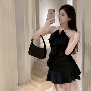 Đầm Cổ Yếm Phối Dây Xích Thời Trang Xinh Xắn Dễ Phối Đồ Cho Nữ