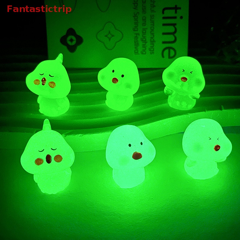 [Fantastictrip] Tượng Gà Hoạt Hình Ba Chiều Mini Bằng Nhựa Resin Dạ Quang Dễ Thương Trang Trí Bàn Làm Việc / Xe Hơi / Nhà Cửa Mới