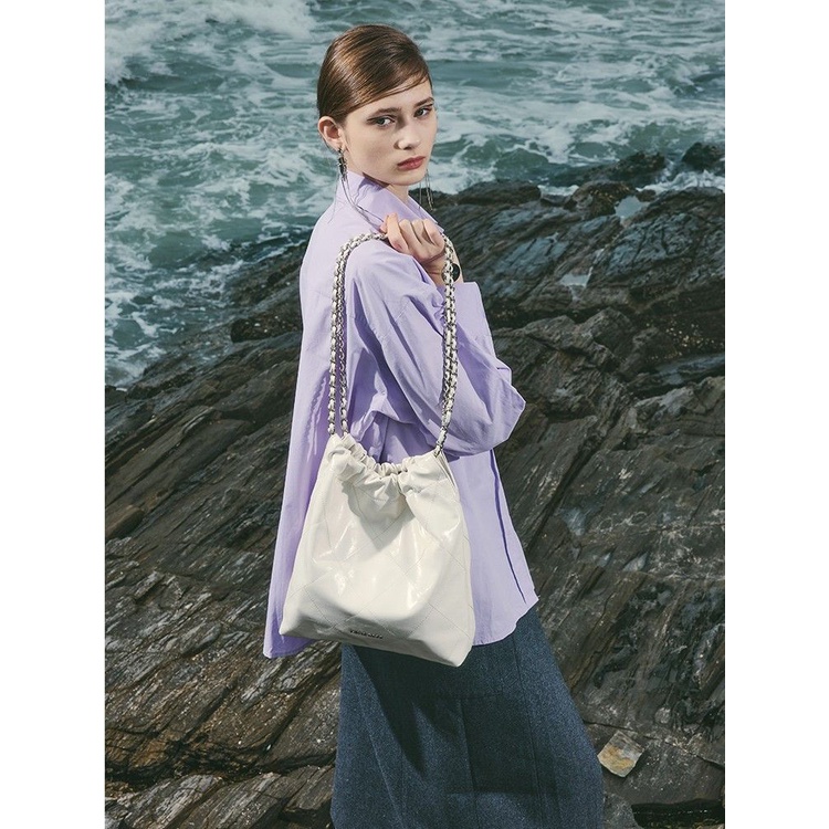 Túi Xách Bucket Cỡ Lớn Đính Đá Phối Dây Xích Kích Thước 37X34