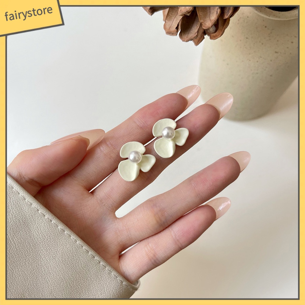 1 Đôi Khuyên Tai Hình Hoa Đính Ngọc Trai Nhân Tạo Phong Cách Vintage