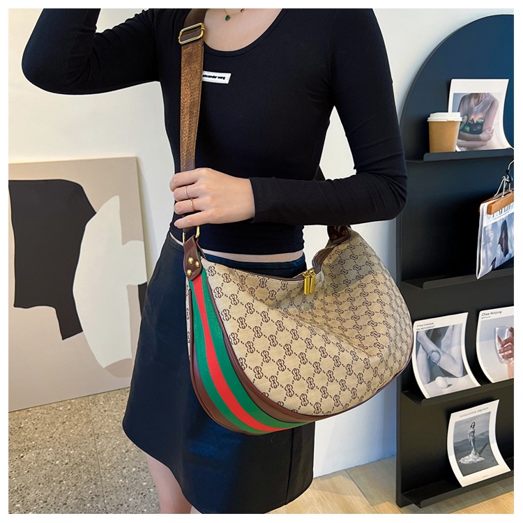 Túi Đeo Chéo In Họa Tiết Phong Cách Âu Mỹ Thời Trang Cho Nữ