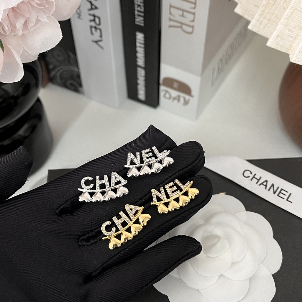 Bông Tai Bằng Thép Titan Chống Thấm Nước Không Gỉ In Logo Thời Trang Cho Nữ