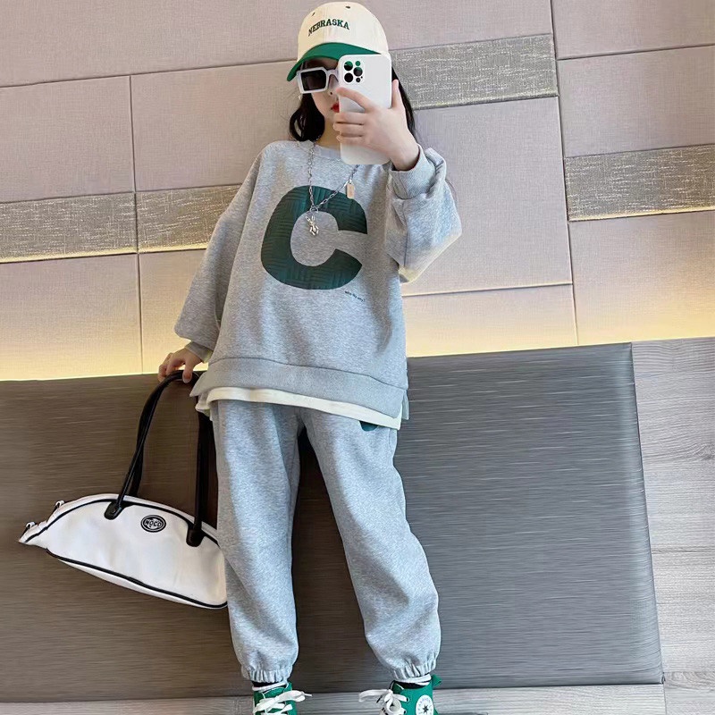 Bộ Quần Áo Thể Thao Thời Trang Năng Động Cho Bé Gái