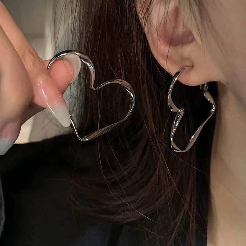 Marvelous Original Love Earrings for Girls, New Small and Popular Design Sense, Fashion Versatile Earrings for Women, Advanced Earrings for Women, Silver