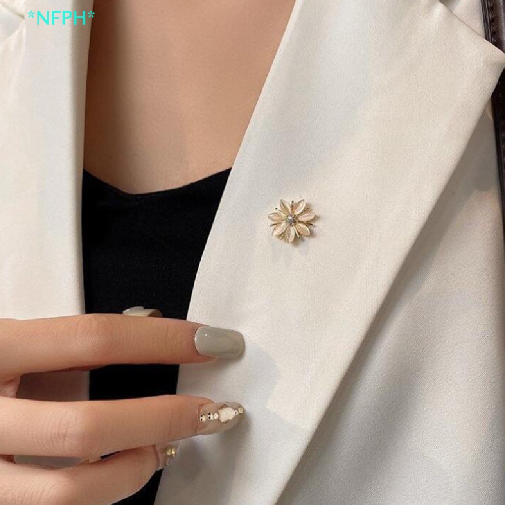 Ghim Cài Áo Hình Hoa Đính Ngọc Trai Nhân Tạo Thời Trang Cho Nữ Mới