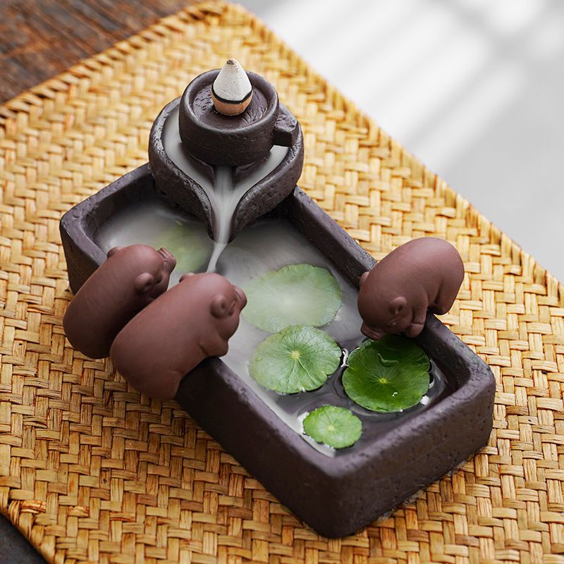 Thác Khói Trầm Hương Bằng Gỗ Đàn Hương Hình Chú Heo Sáng Tạo Trang Trí Nhà Cửa