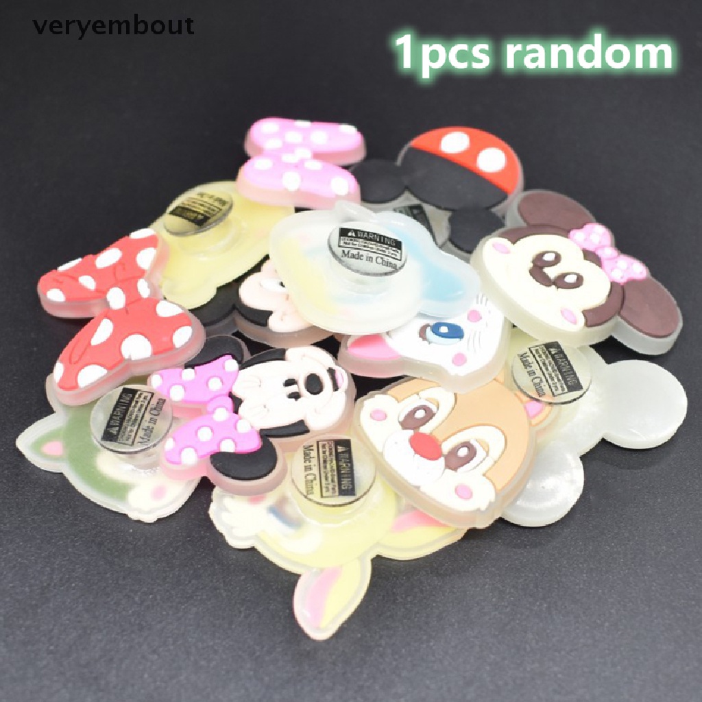 1 Phụ Kiện Trang Trí Giày Hình Tai Chuột Phát Sáng Độc Đáo