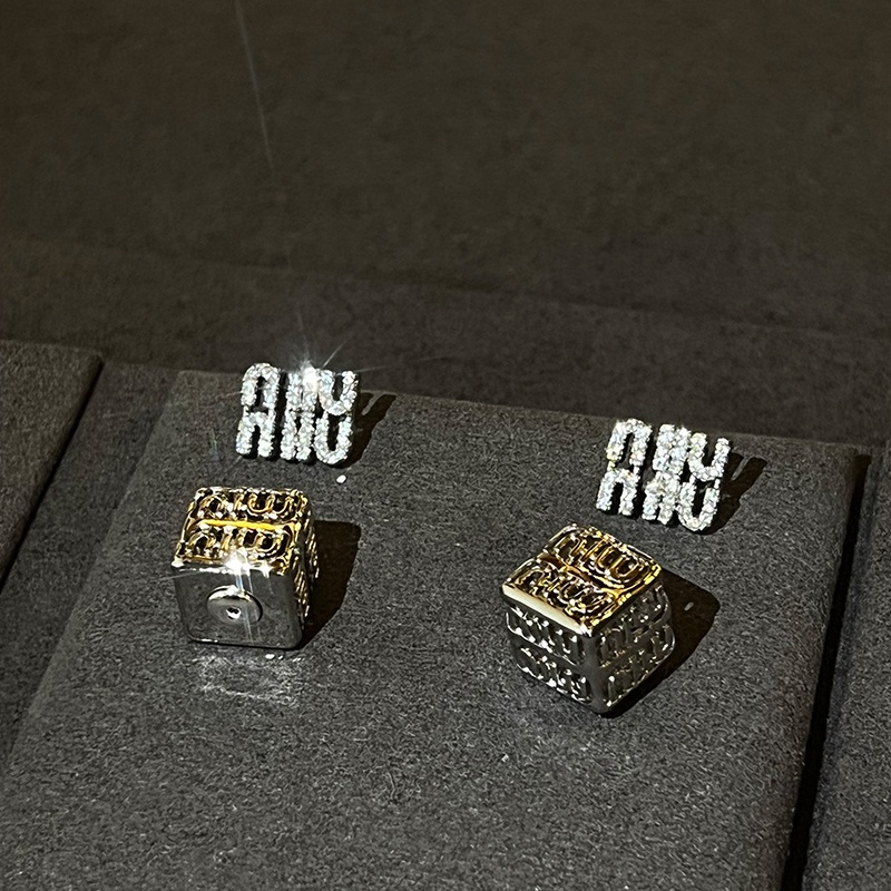 Khuyên Tai Hình Khối Lập Phương In Chữ Miu Thời Trang Cho Nữ