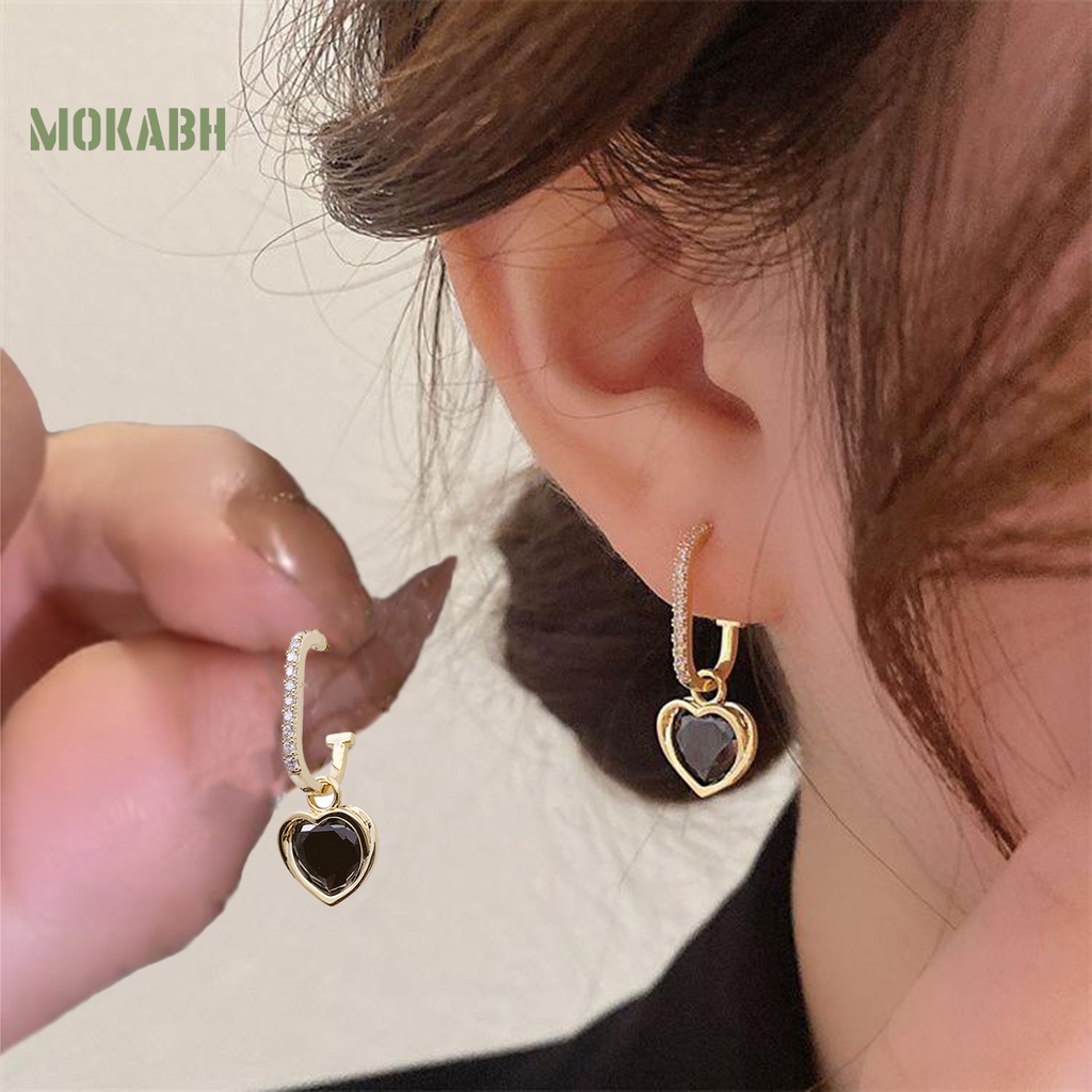 1 Đôi Bông Tai Hình Trái Tim Đính Đá Màu Trắng / Đen Dành Cho Nữ