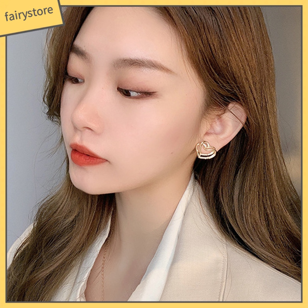 1 Đôi Bông Tai Hình Trái Tim Đính Đá Lấp Lánh Sang Trọng