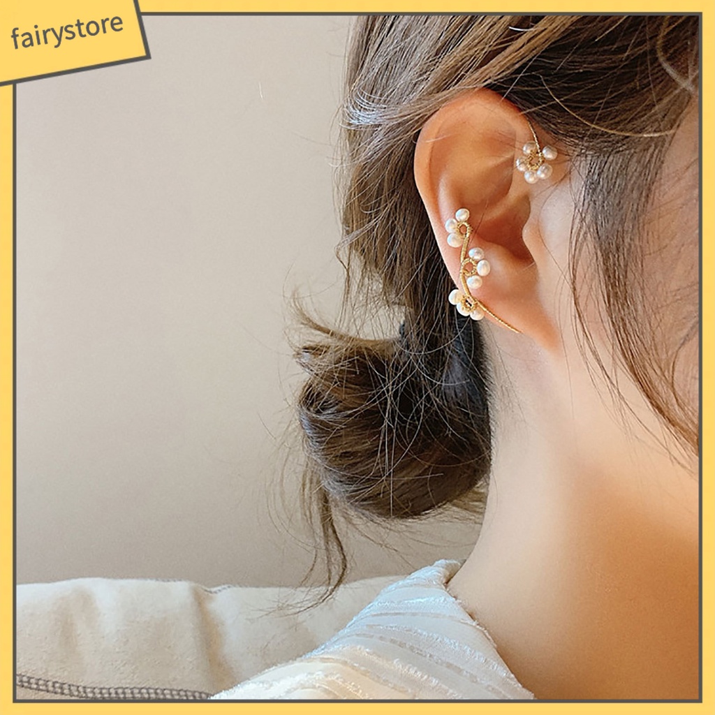 1 Khuyên Vành Tai Hình Bông Hoa Đính Ngọc Trai Nhân Tạo Thời Trang