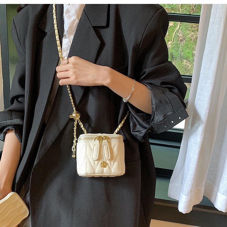 Túi Đeo Chéo Hình Vuông Nhỏ Thêu Họa Tiết Phong Cách Mới Mùa Hè Dễ Phối Đồ Cho Nữ