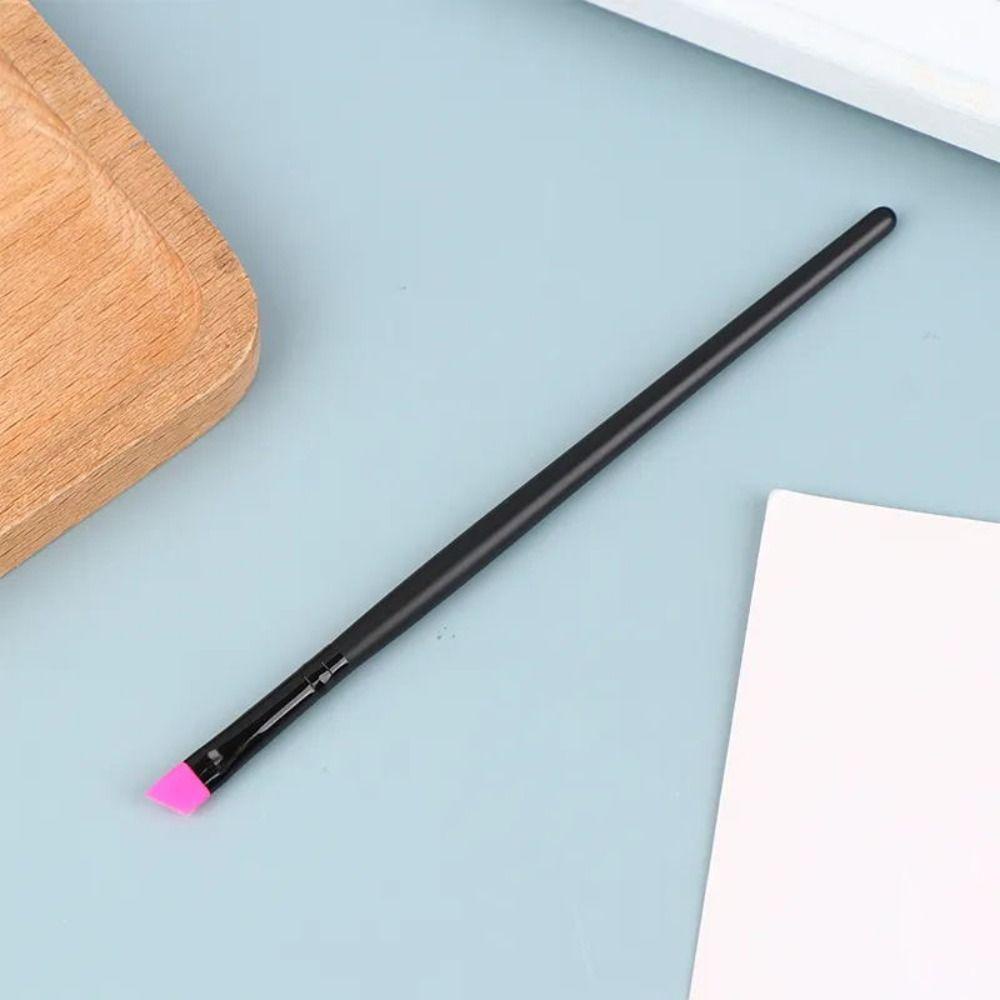 Cọ Silicone Mềm Nhỏ Gọn Chuốt Mi Cong Vút Và Dài Hơn