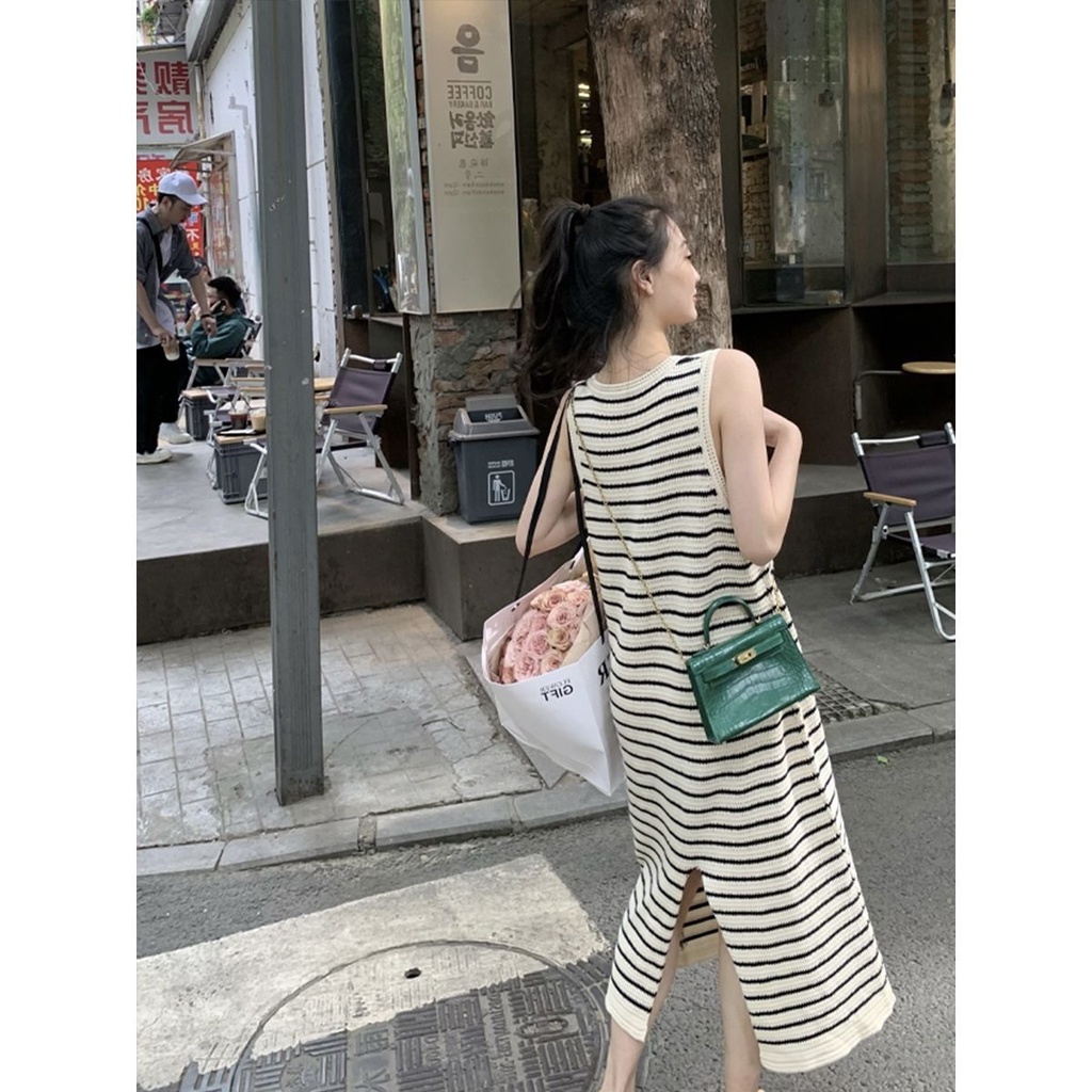 Đầm Dệt Kim Sát Nách Cổ Tròn Dáng Rộng Xẻ Tà Họa Tiết Kẻ Sọc Thiết Kế Mới Thời Trang Cho Nữ
