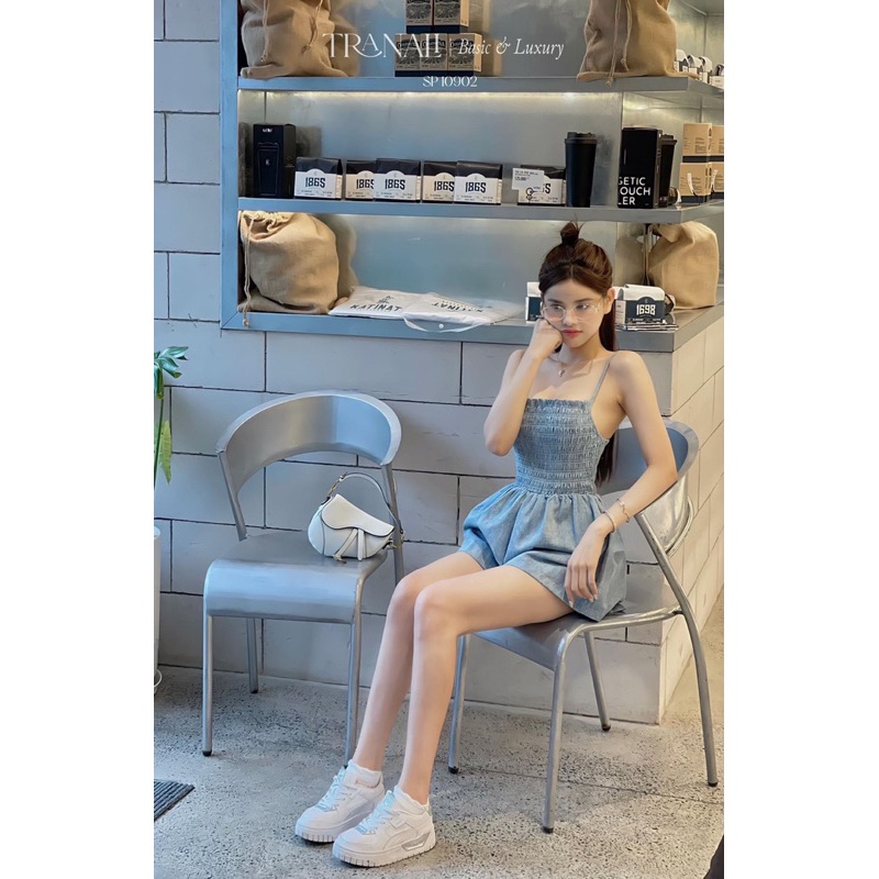 Jumpsuit bò 2 dây chun ngực chất bò giấy mềm siêu hot | BigBuy360 - bigbuy360.vn