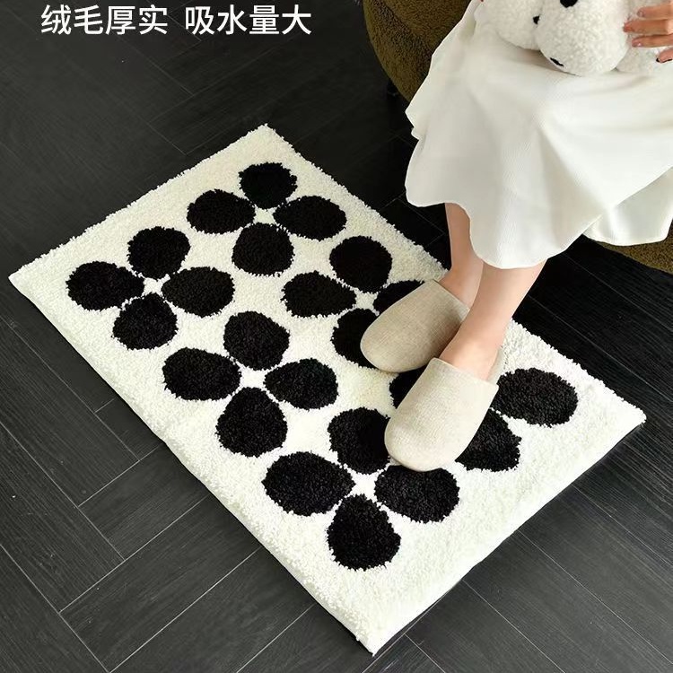 Thảm Chùi Chân Lông Nhung Thấm Hút Cao Chống Trượt Họa Tiết Hoa Trắng Đen Đơn Giản