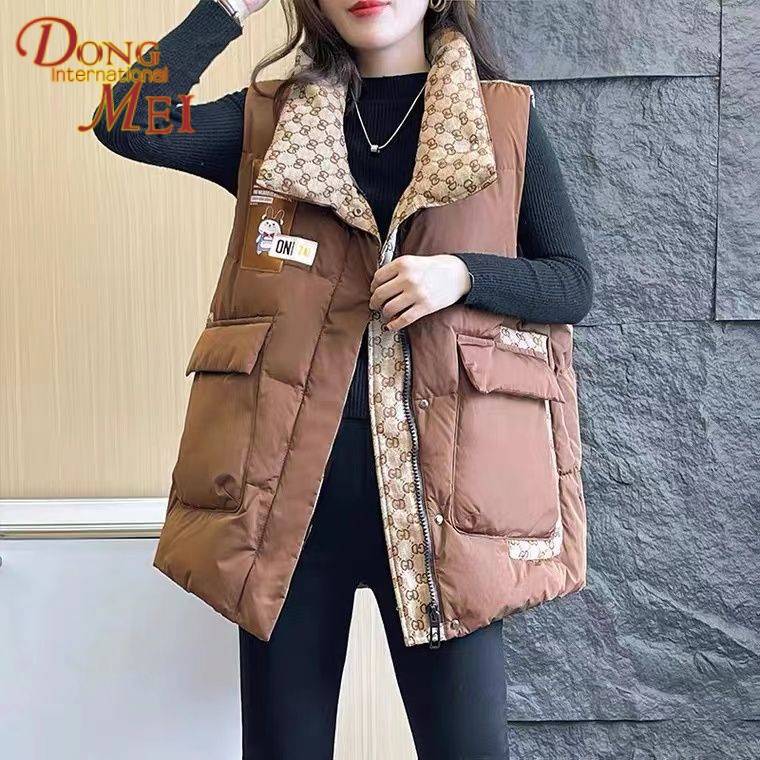 2023 mùa thu đông phong cách mới xuống áo vest nữ màu thời trang phù hợp với thiết kế all-match cảm thấy stand-up cổ áo áo khoác ghi lê túi lớn
