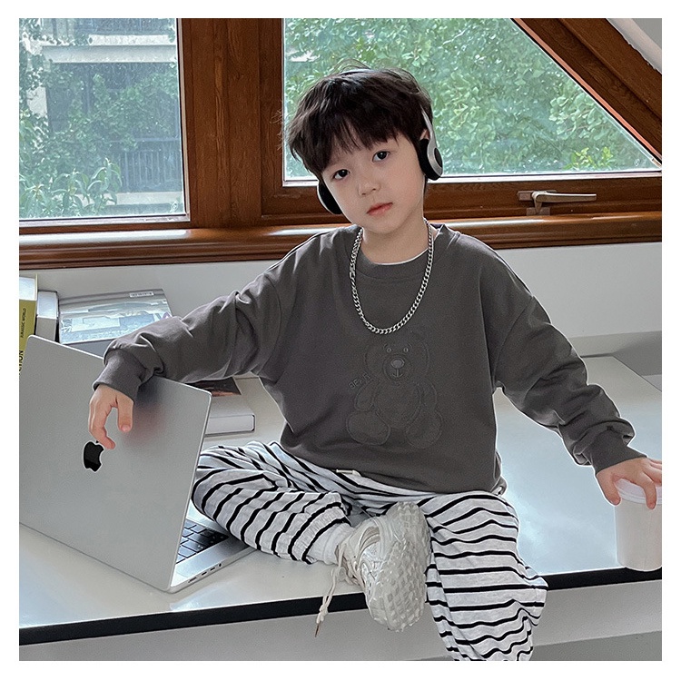 Áo len t-shirt cậu bé nhật bản và hàn quốc áo len in hình gấu màu rắn