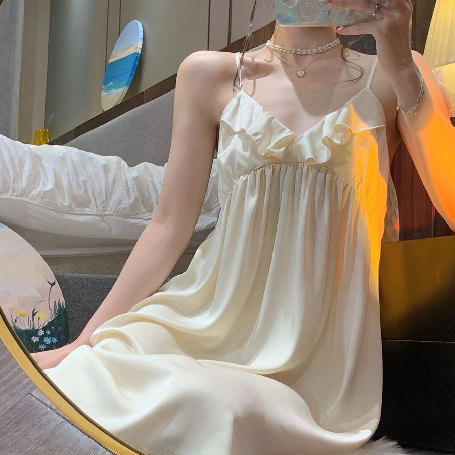 Đồ ngủ Hai Dây Cổ Chữ V Phối Bèo Form Rộng Phong Cách Quyến Rũ