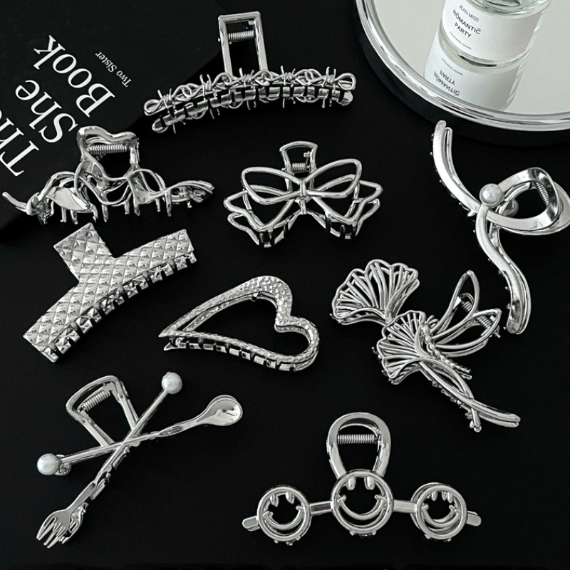 Kẹp Tóc Hình Chiếc Nơ Lớn Màu Bạc Cho Nữ