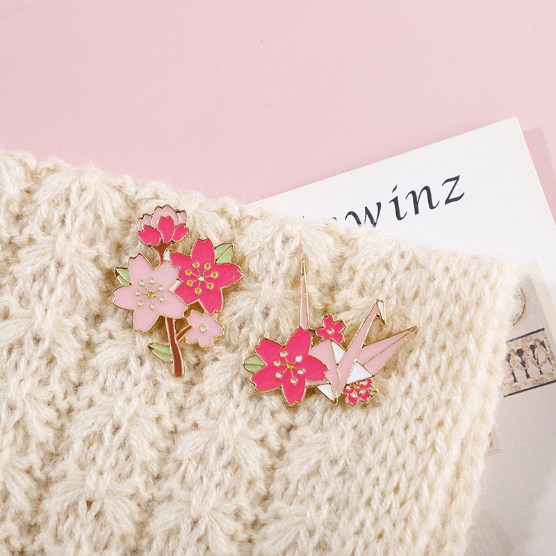 Ghim Cài Áo Hình Hoa Anh Đào / Chim Hạc Tráng Men Dễ Thương Dùng Làm Quà Tặng Cho Bạn Bè