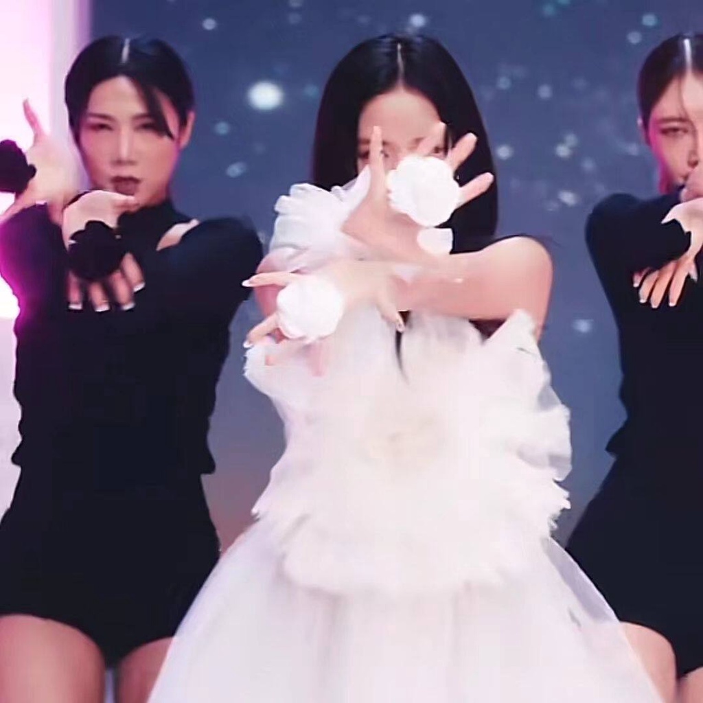 Nhẫn hoa BLACKPINK JISOO cùng kiểu K-POP ME FLOWER Nhảy